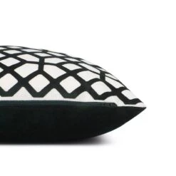 Tom Tailor Housse De Coussin Geometric Velvet -Univers du Lit Boutique 1000285276 210907 12324800129 DETAILS P000000001000285276