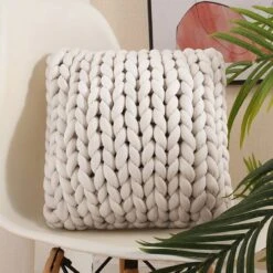 DIY Coussin En Grosse Maille -Univers du Lit Boutique 24e5177745204be1b3b79f3e6ca8c798