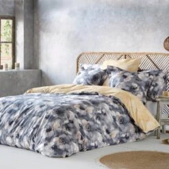 Guy Laroche Housse De Couette Réversible ONILE -Univers du Lit Boutique 314d5f27c53f44dc82f89505972e6eb7