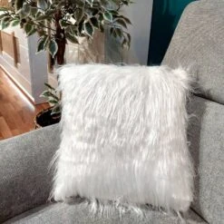 Lot De 2 Coussins Blanc Fourrure - Mouth -Univers du Lit Boutique 3bb1a6f049e4431e91e7aa600b4e68ca