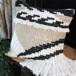 Coussin Ethnique Et Authentique -Univers du Lit Boutique 45e0ba579bcb4f33ac81b73ea19f3997