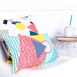 Squiggles Housse De Coussin Décoratif -Univers du Lit Boutique 8bbeb19e75a147a49e5b3c61cf402441