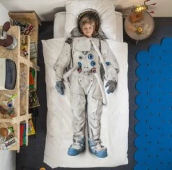 Snurk Parure De Lit Cosmonaute - 1 Personne -Univers du Lit Boutique c32d93fea93446e08ffffd6ab1942502.cropped 101 112 790 782.processed