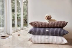 Coussin Noir -Univers du Lit Boutique d50111063e184ddeb98debc7efa69c53